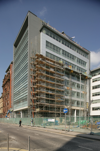 Removal of scaffolding at 4 Atlantic Quay 